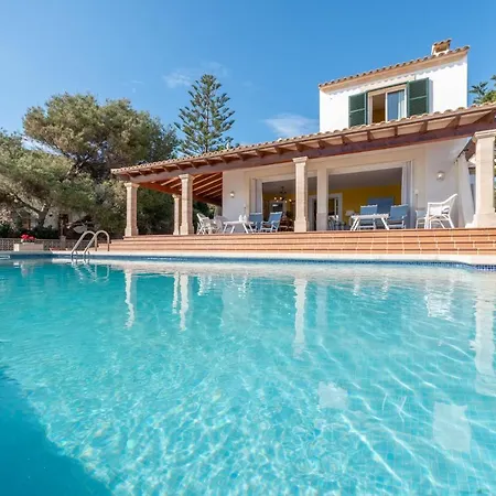 Villa Front A Far