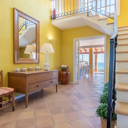 Villa Front A Far
